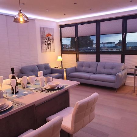 Central Penthouse With Hot Tub & Views 23 كيلتنهام المظهر الخارجي الصورة